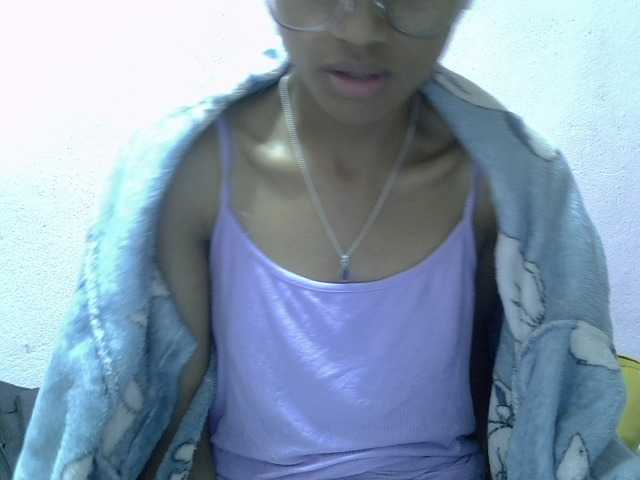 Yalane live cam on BongaCams