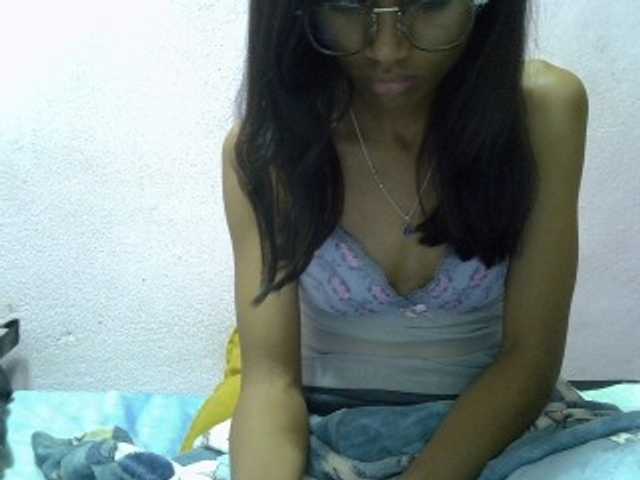 Yalane live cam on BongaCams