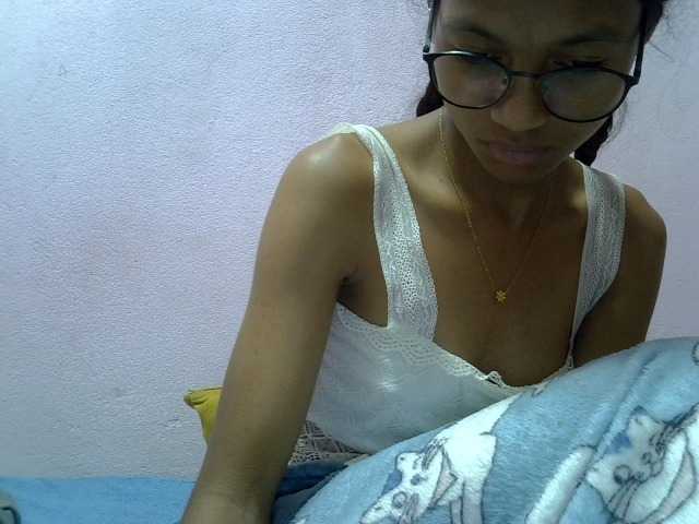 Yalane live cam on BongaCams