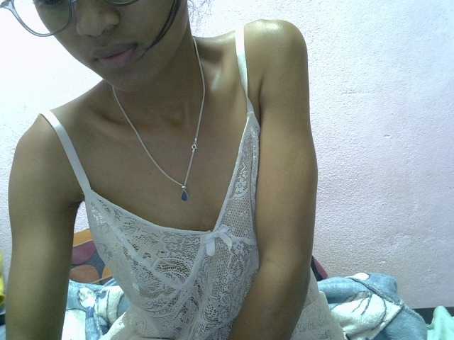 Yalane live cam on BongaCams