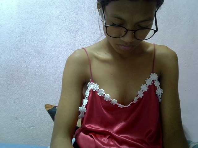 Yalane live cam on BongaCams
