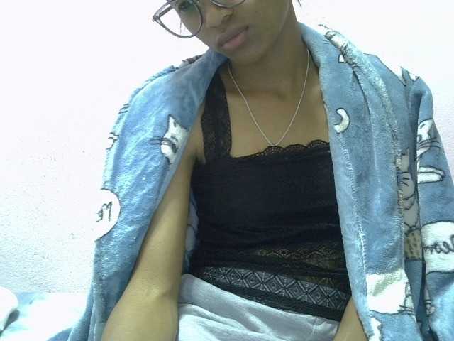 Yalane live cam on BongaCams