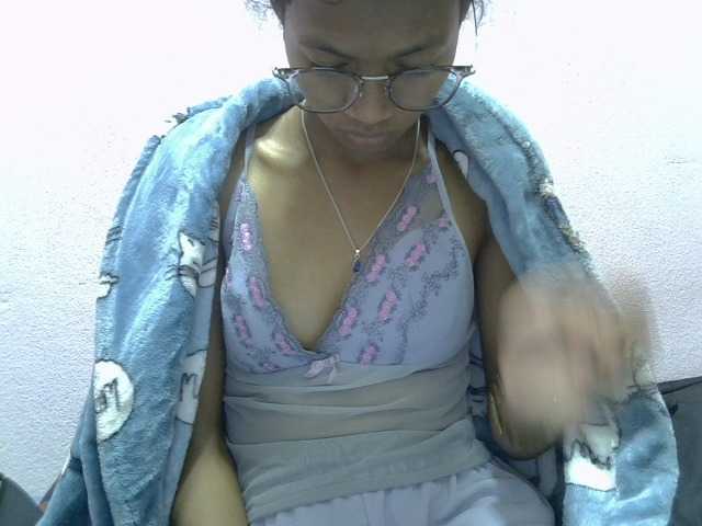 Yalane live cam on BongaCams