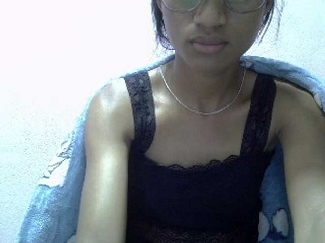 Yalane live cam on BongaCams
