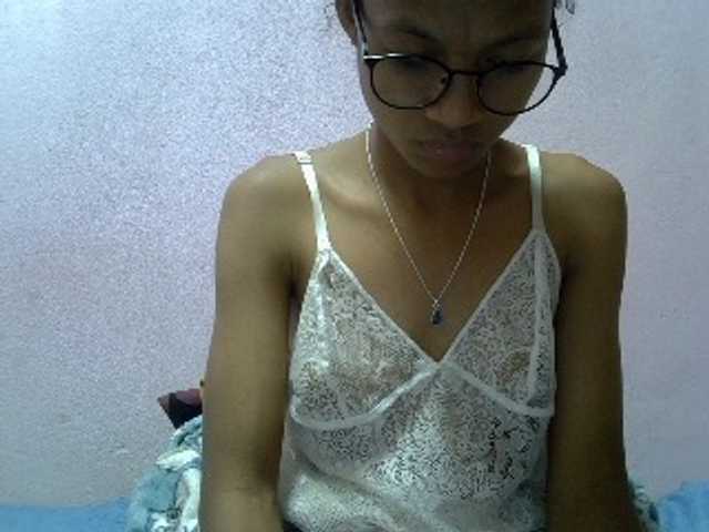 Yalane live cam on BongaCams