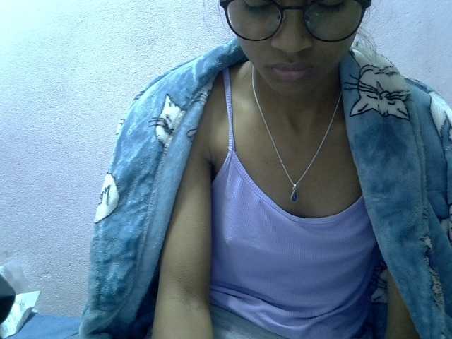 Yalane live cam on BongaCams