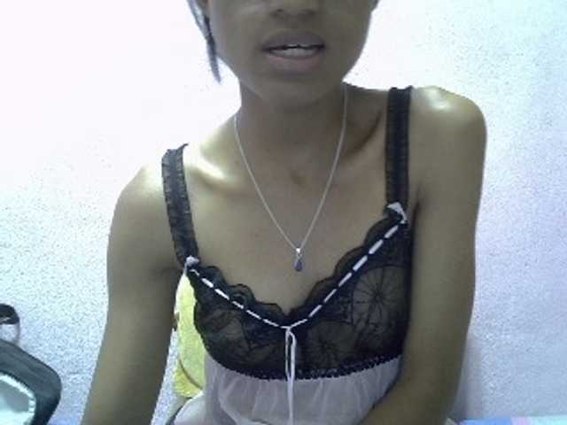 Yalane live cam on BongaCams