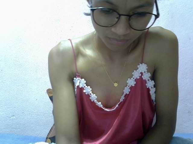 Yalane live cam on BongaCams