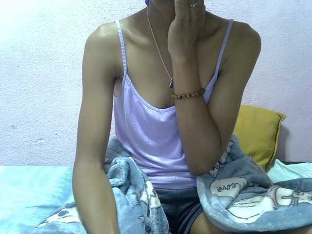 Yalane live cam on BongaCams