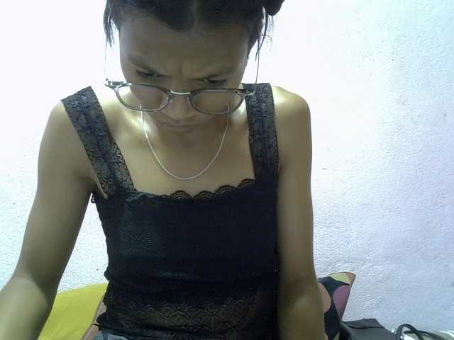 Yalane live cam on BongaCams