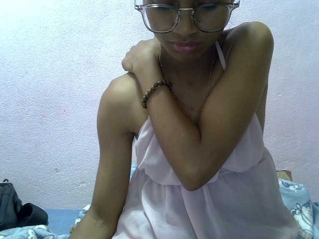 Yalane live cam on BongaCams