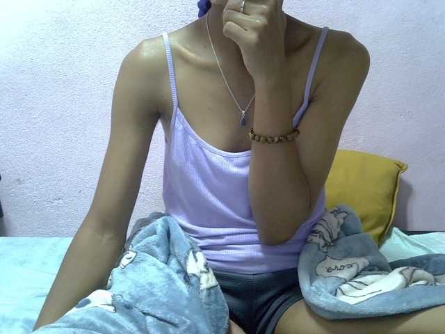 Yalane live cam on BongaCams