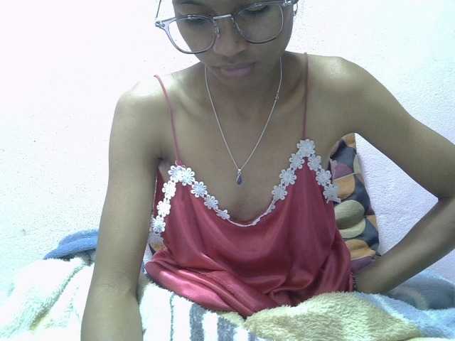 Yalane live cam on BongaCams
