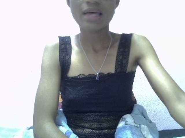 Yalane live cam on BongaCams