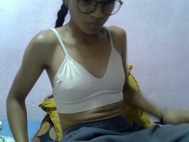 Yalane live cam on BongaCams