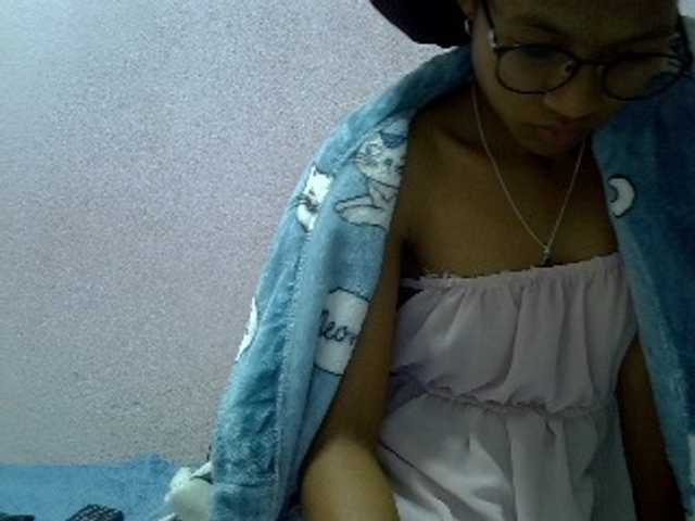 Yalane live cam on BongaCams