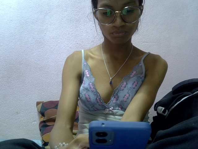 Yalane live cam on BongaCams