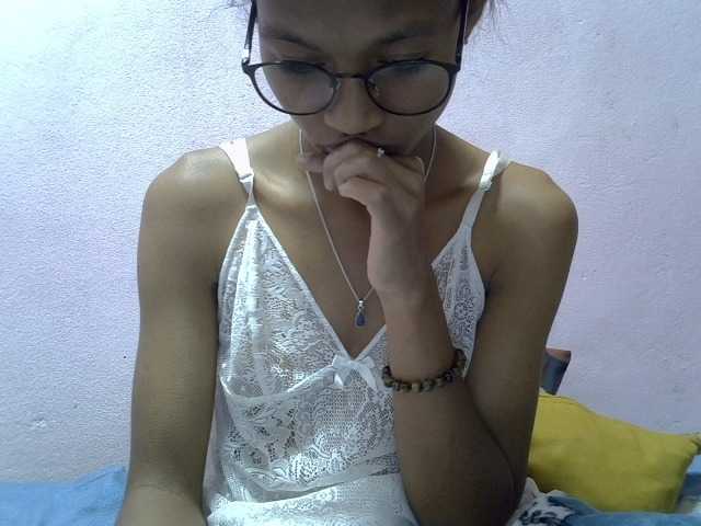 Yalane live cam on BongaCams