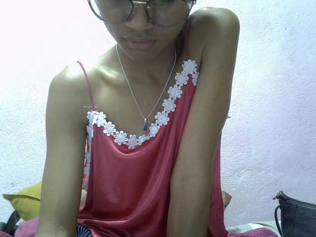 Yalane live cam on BongaCams