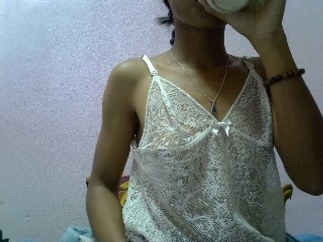 Yalane live cam on BongaCams