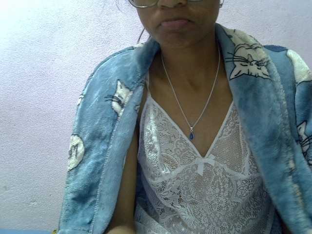 Yalane live cam on BongaCams