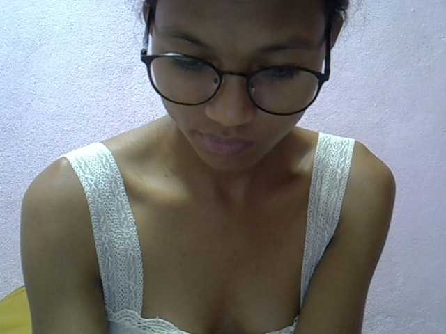 Yalane live cam on BongaCams