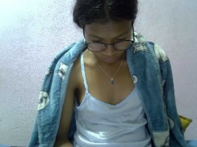 Yalane live cam on BongaCams