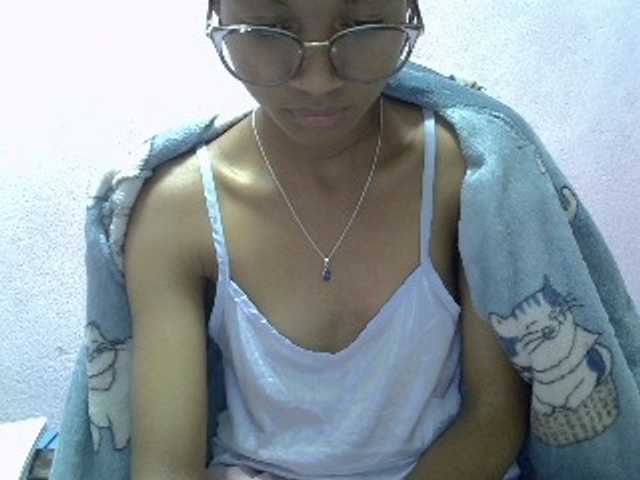 Yalane live cam on BongaCams