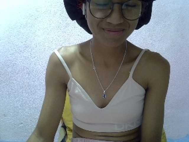 Yalane live cam on BongaCams