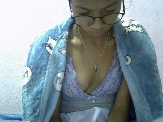 Yalane live cam on BongaCams