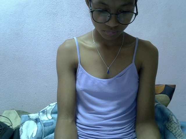 Yalane live cam on BongaCams