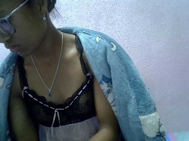 Yalane live cam preview