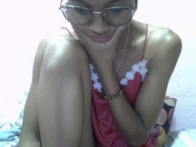 Yalane live cam on BongaCams