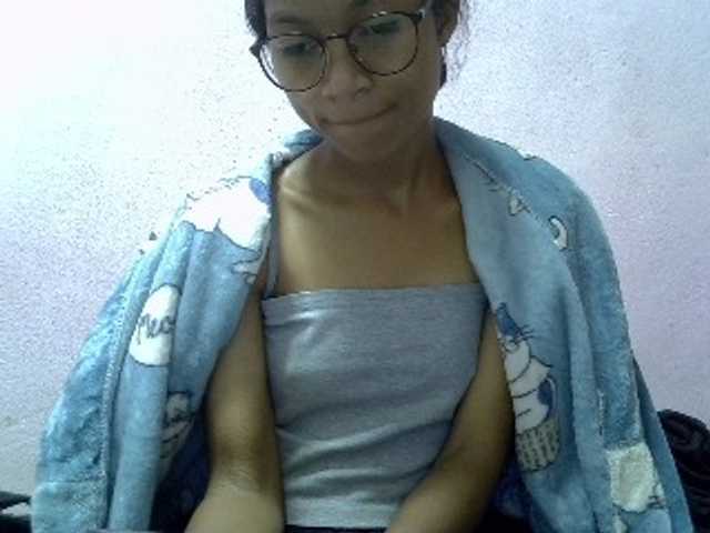 Yalane live cam on BongaCams