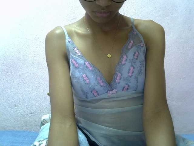 Yalane live cam on BongaCams