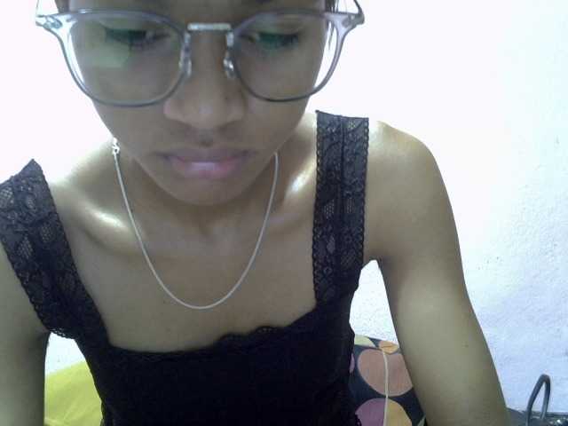 Yalane live cam on BongaCams