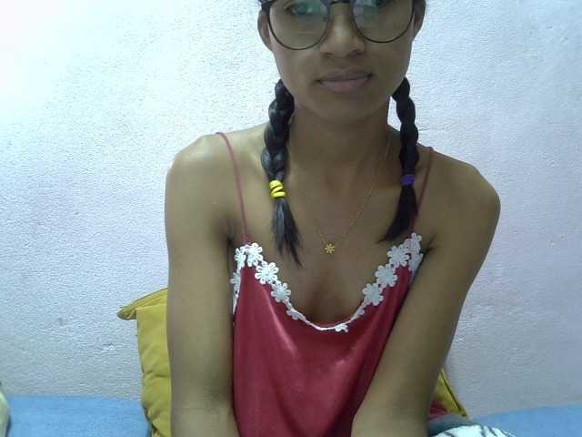 Yalane live cam on BongaCams