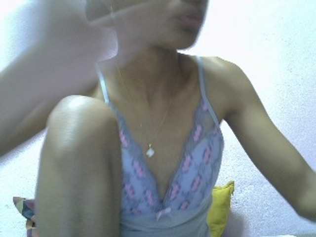 Yalane live cam on BongaCams