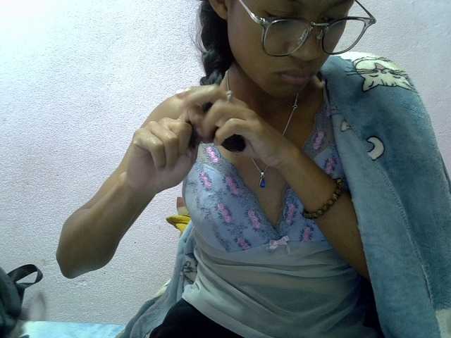 Yalane live cam on BongaCams