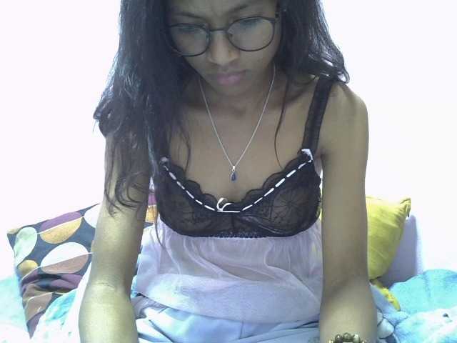 Yalane live cam on BongaCams