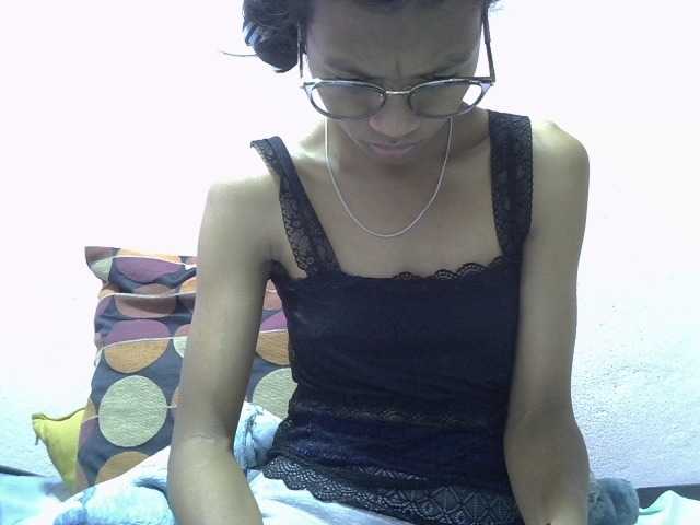 Yalane live cam on BongaCams