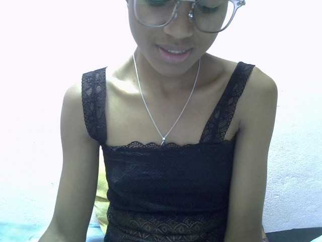 Yalane live cam on BongaCams