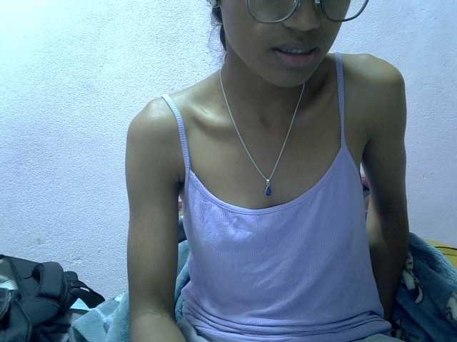 Yalane live cam on BongaCams