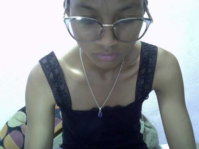 Yalane live cam on BongaCams
