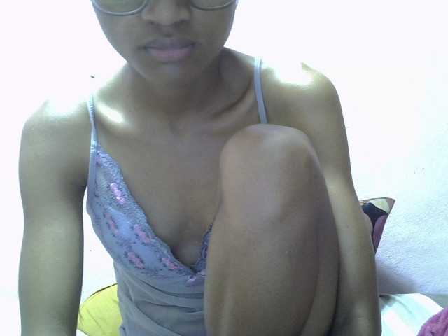 Yalane live cam on BongaCams