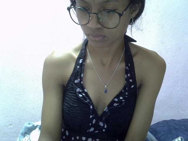 Yalane live cam on BongaCams