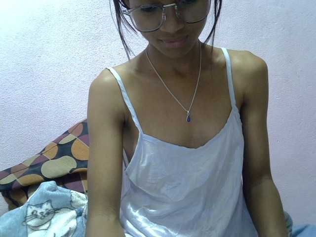 Yalane live cam on BongaCams