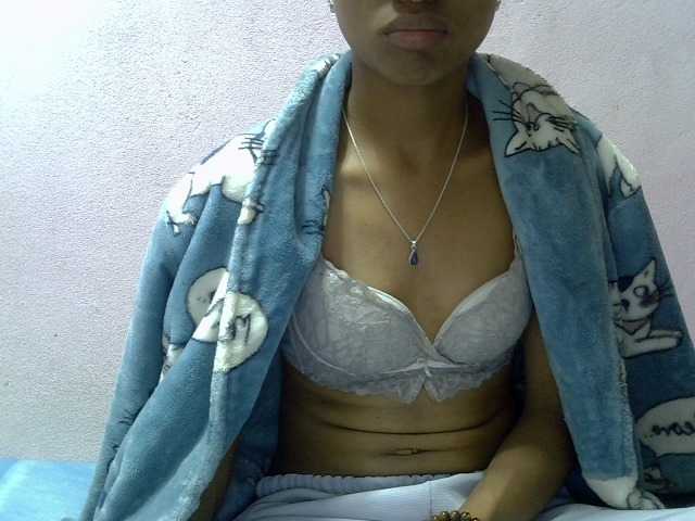 Yalane live cam on BongaCams