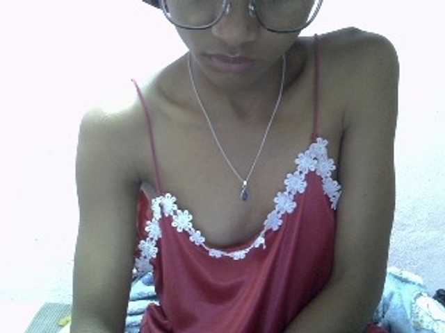 Yalane live cam on BongaCams