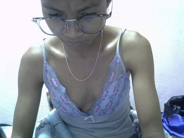 Yalane live cam on BongaCams